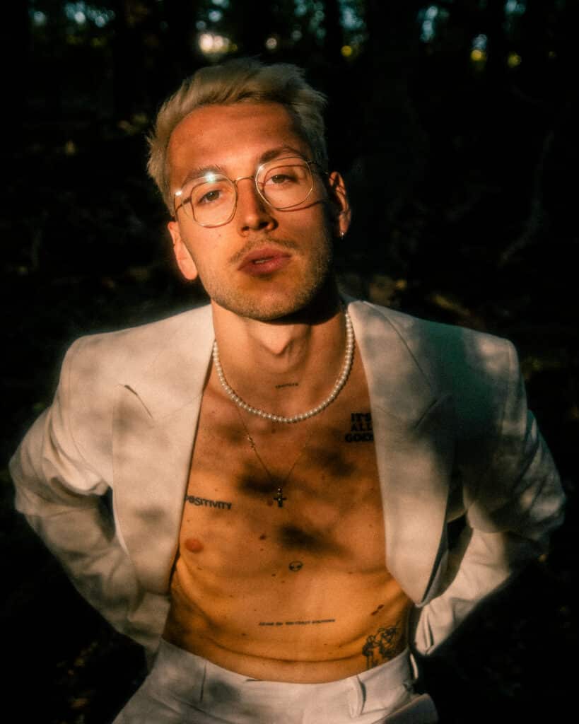 Ein Bild des Singer-Songwriters palffi