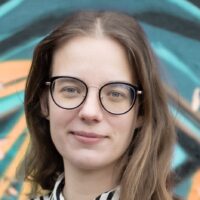 Portätbild der Dirigentin Alja Klemenc