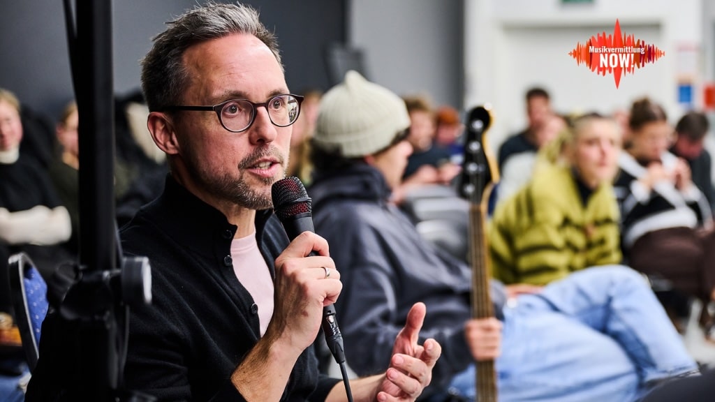 Axel Petri-Preis bei einem Gespräch im Musik im Dialog-Saal der Universität für Musik und darstellende Kunst Wien.