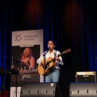 Bild der jungen Singer-Songwriterin Yatika Arora