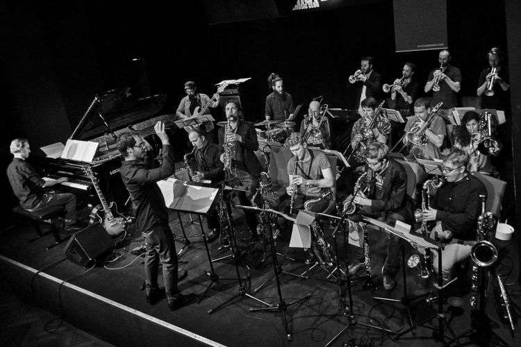 Bild Emiliano Sampaio & Lunga Big Band
