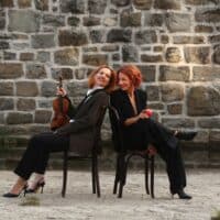 Bild Evas Mut - Sophie Heinrich und Maria Radutu