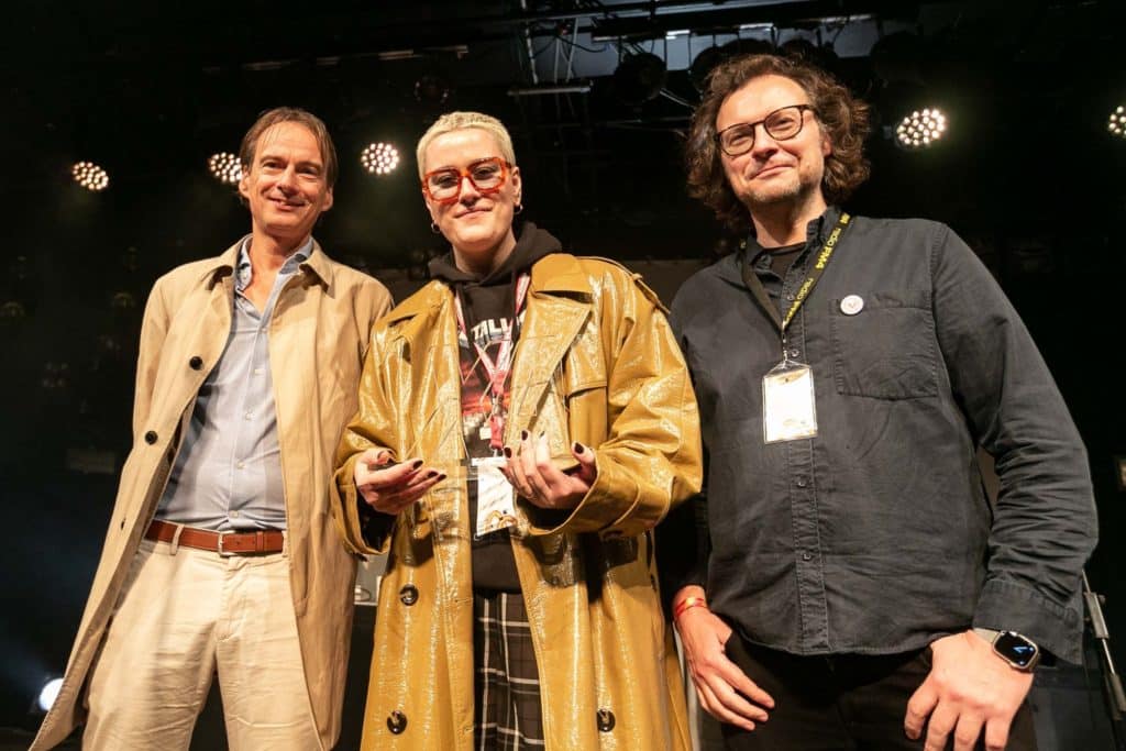 FARCE gewinnt XA Award, Waves Vienna 2022 © Patrick Münnich | www.patrickmuennich.com