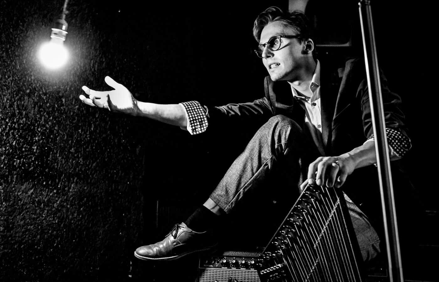 Bild des Zitherspielers Fabian Schumann