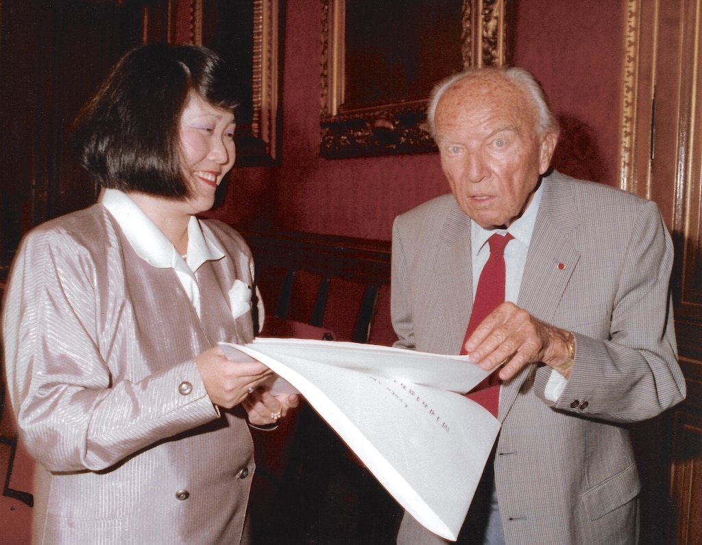 Kyoko Abe erhält den Ernst-Krenek-Preis im Jahr 1988