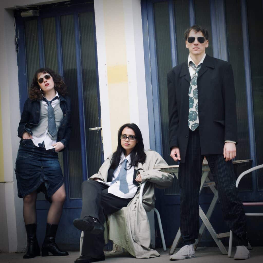 Ein Bild der dreiköpfigen Band Low Life Rich Kids