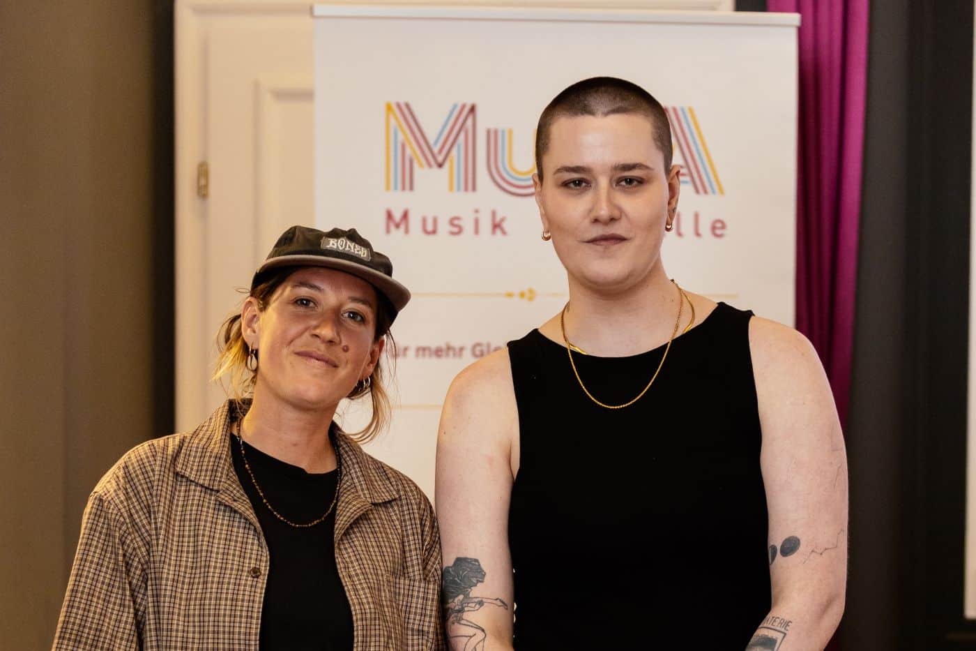 Bild von Little Element & Farce