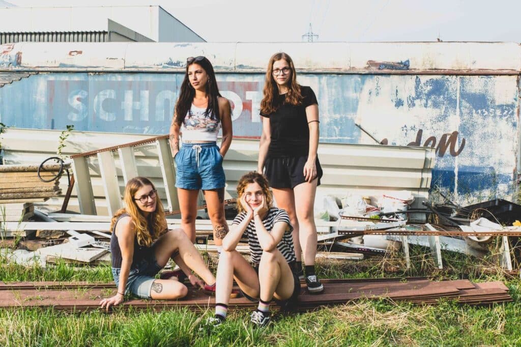 Bild der All-Female-Rock-Band Lurch