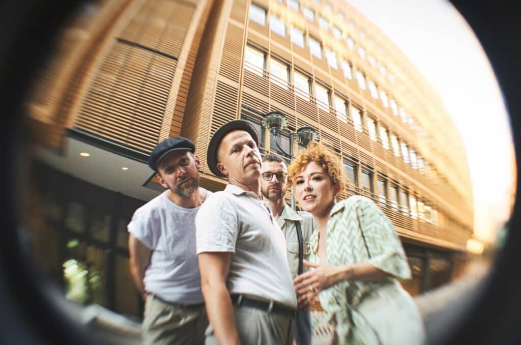 Bild Marina & The Kats