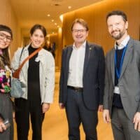 Bild Musikerin (v.l.) Anna Buchegger, Stefanie Geier (AKM), Hannes Heide (MdEP) und Gerhard Jagersberger (Ständige Vertretung Österreichs bei der EU) © Aloha Fred.jpg