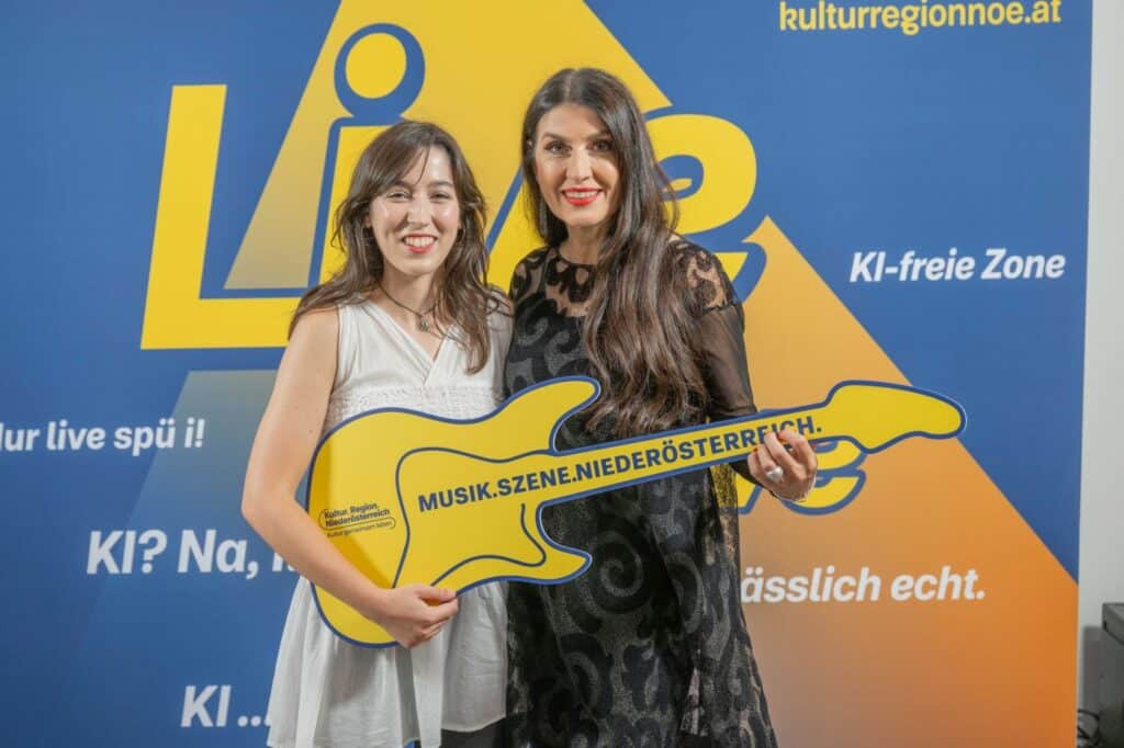 Bild mit OSKA und Monika Ballwein