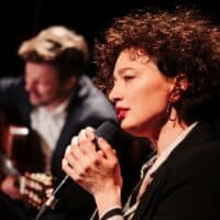 Bild der Sängerin und Musikern Phoebe Violet