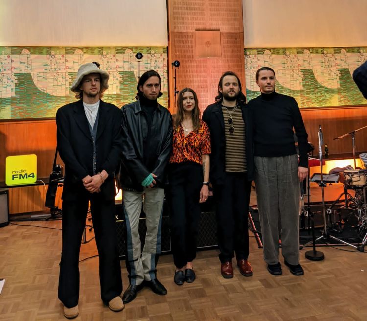 Bild Raina Douris & Bilderbuch