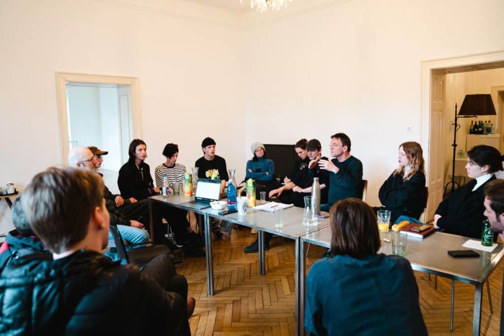 Bild von einem Meeting des #multimedialerdemokratiechors