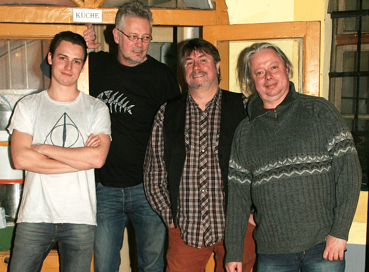 Stiefelbein Bluhs-Bänd (c) Pressefoto