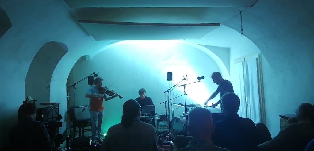 Stopkontakt: Alexander J. Eberhard, Igor Gross Florian Bogner