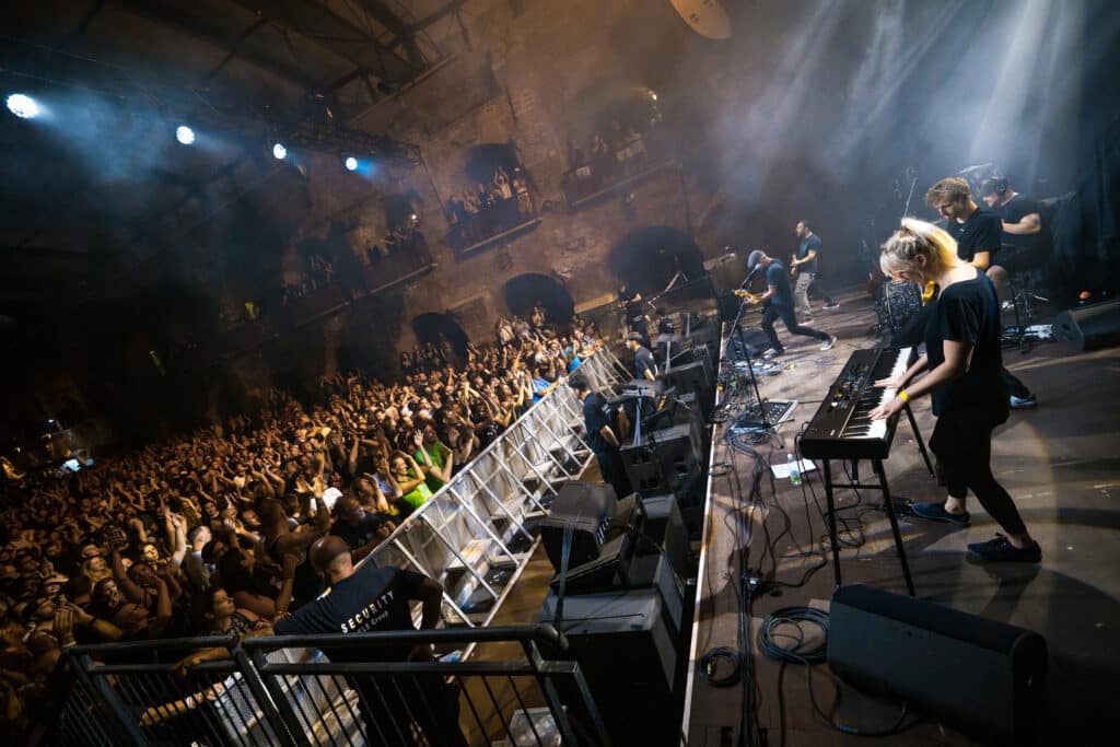 Die Band THE BURNING FLAGS live on stage in den Grazer Kasematten.