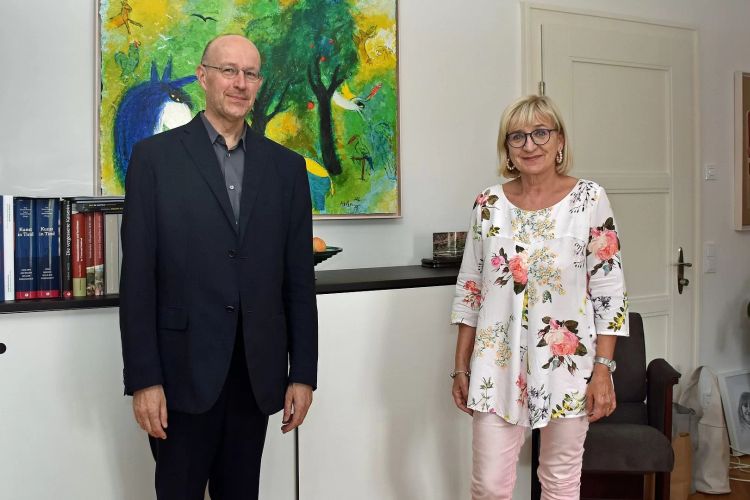 Thomas Larcher und Beate Palfrader (c) Land Tirol/Huldschiner