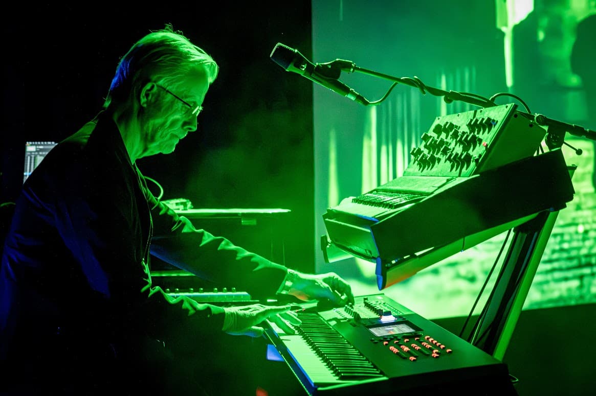 Bild des Musiker Thomas Rabitsch live am Hansi Lang Erinnerungsabend