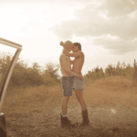 Ein Vidoestill aus dem Musikvideo "High With U" von Keyhan