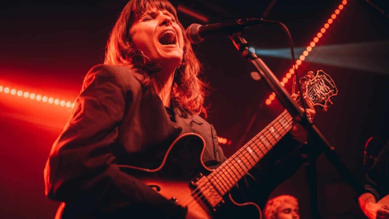 Bild der Musikerin Filiah am Waves 2025