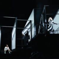 missing in cantu am Tiroler Landestheater: Jakob Noggler (Kind), Marcel Brunner (Seher), Hazel Neighbour (Echo)