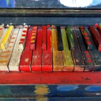 Bild buntes Piano