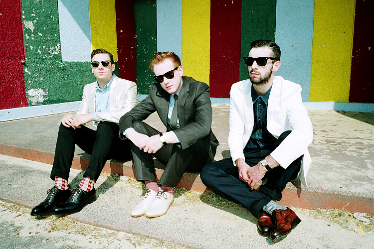 Bild Two Door Cinema Club